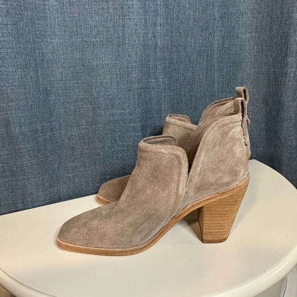 Jeffrey Campbell Rosee Bootie Taupe Suede Ankle size 10 - Picture 3 of 10